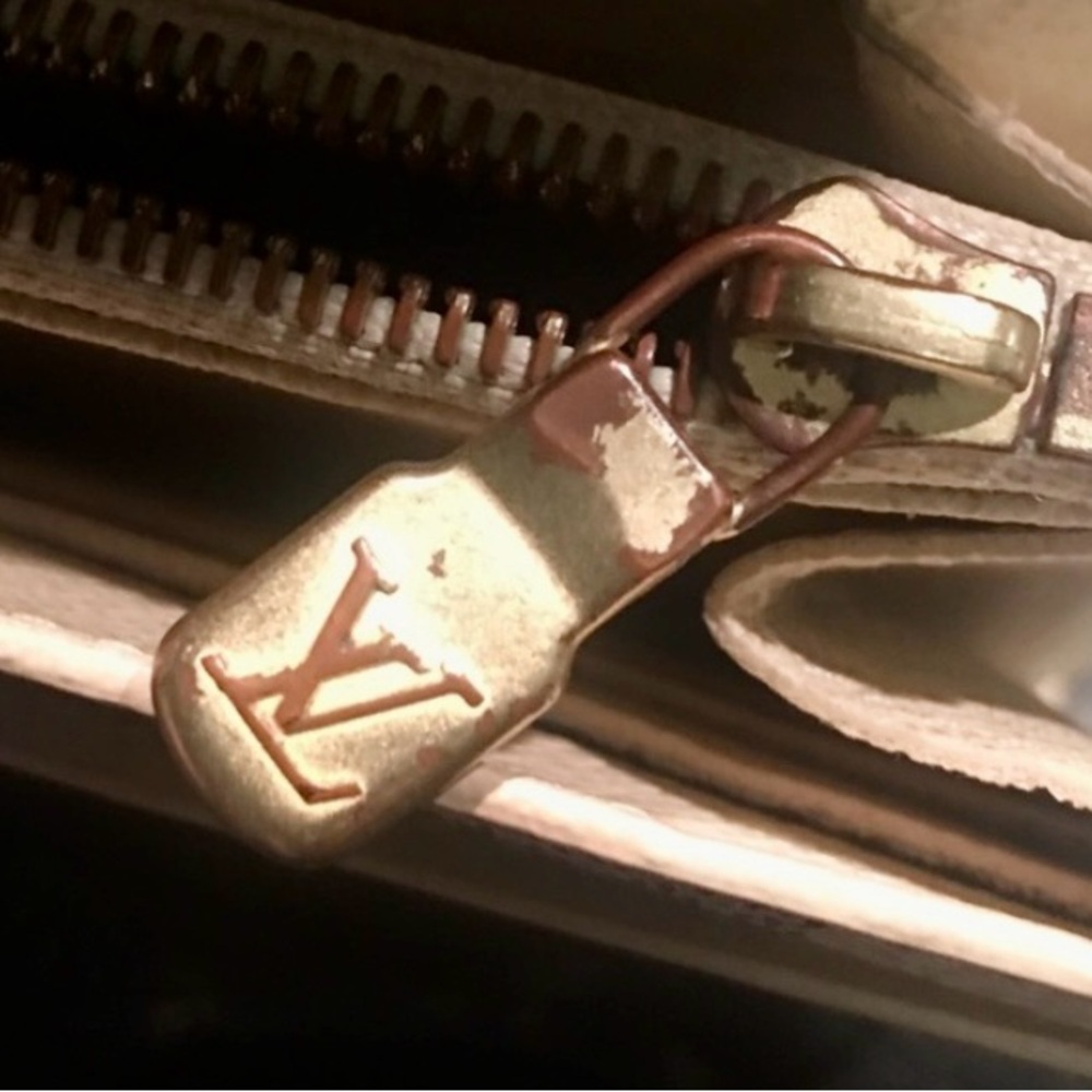 Authentic Louis Vuitton Sarah Wallet - Picture 5 of 8